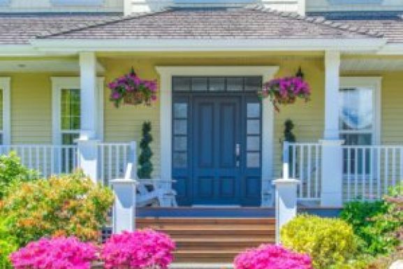 Stage Your Front Porch to Sell